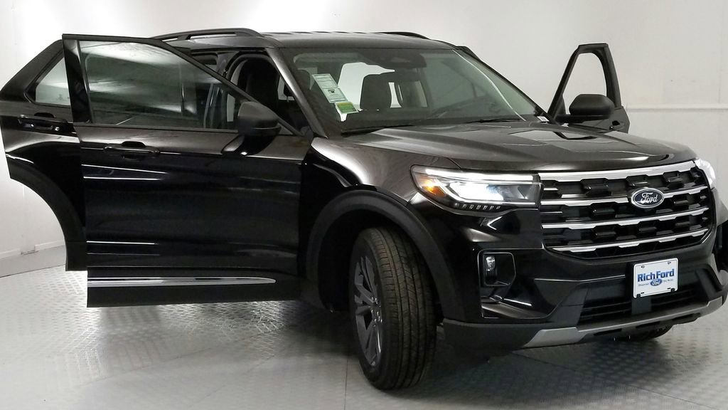 New 2025 Ford Explorer Active w/ Active Comfort Package image 9
