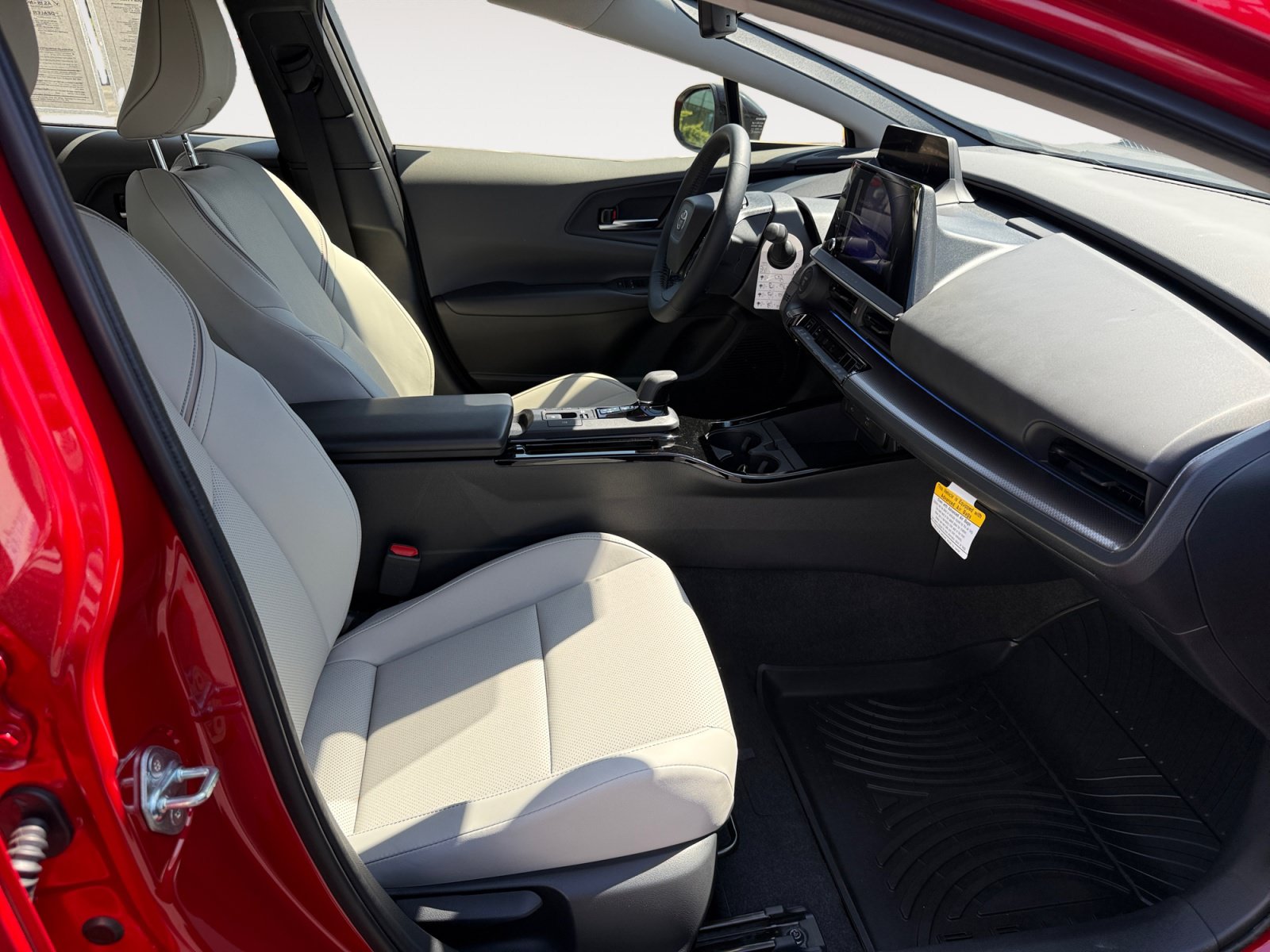 Used 2026 Toyota Prius XLE FWD image 19
