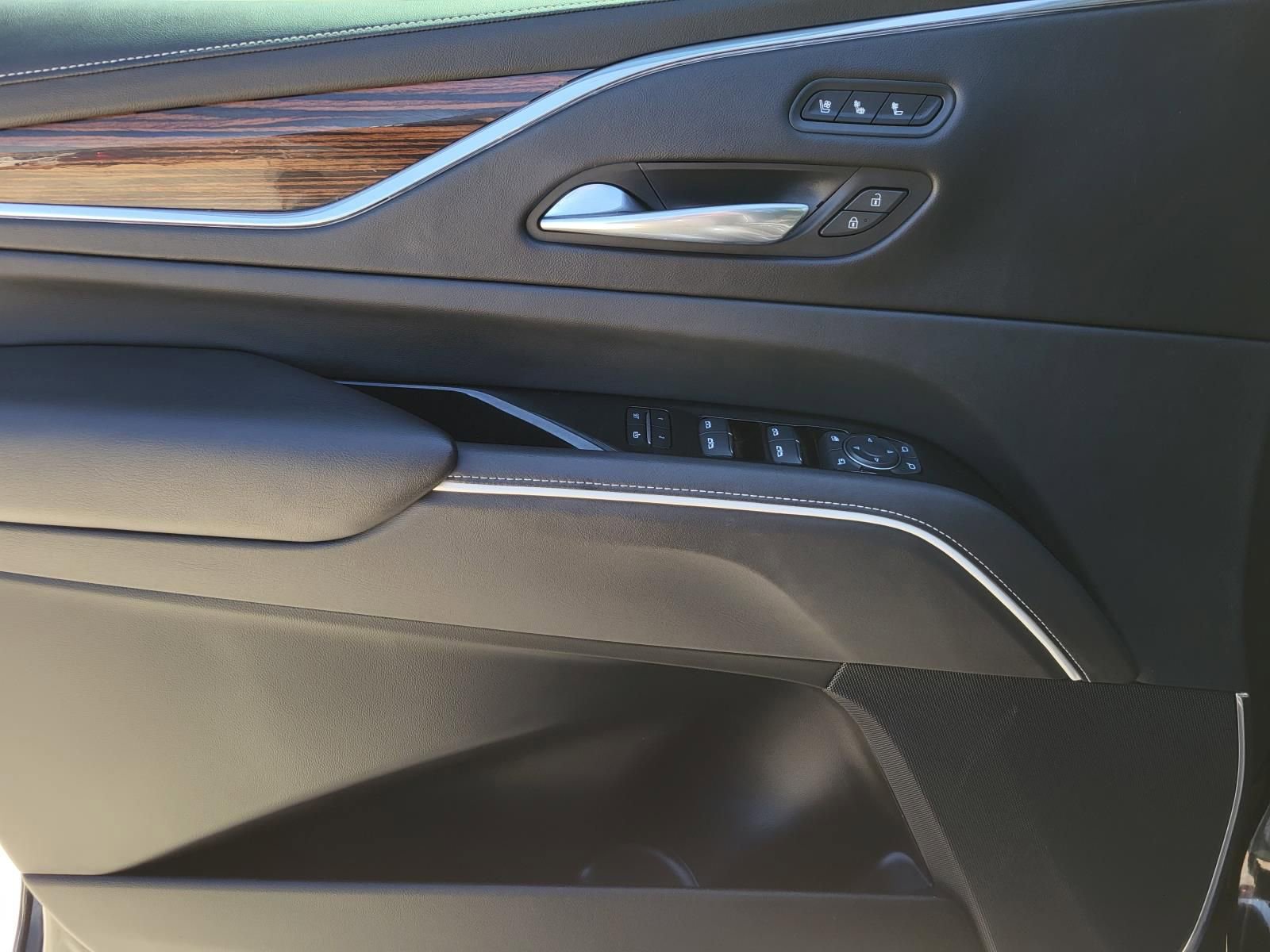 Used 2021 Cadillac Escalade ESV Premium Luxury image 20