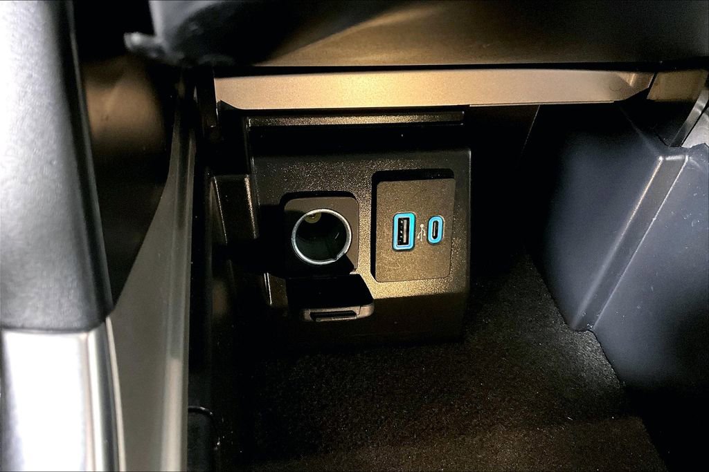 Used 2023 Ford Explorer XLT w/ Equipment Group 202A image 33