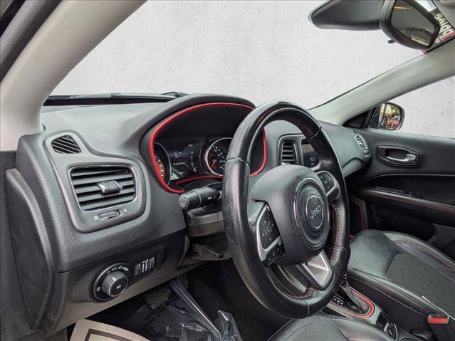 Used 2020 Jeep Compass Trailhawk AWD/4WD image 10