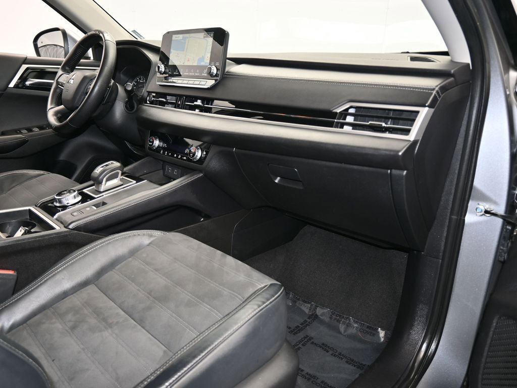 Used 2022 Mitsubishi Outlander SE image 47