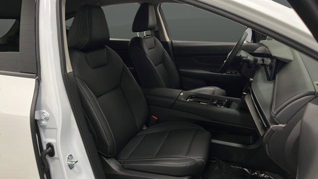 Used 2025 Nissan Murano SV AWD/4WD image 23