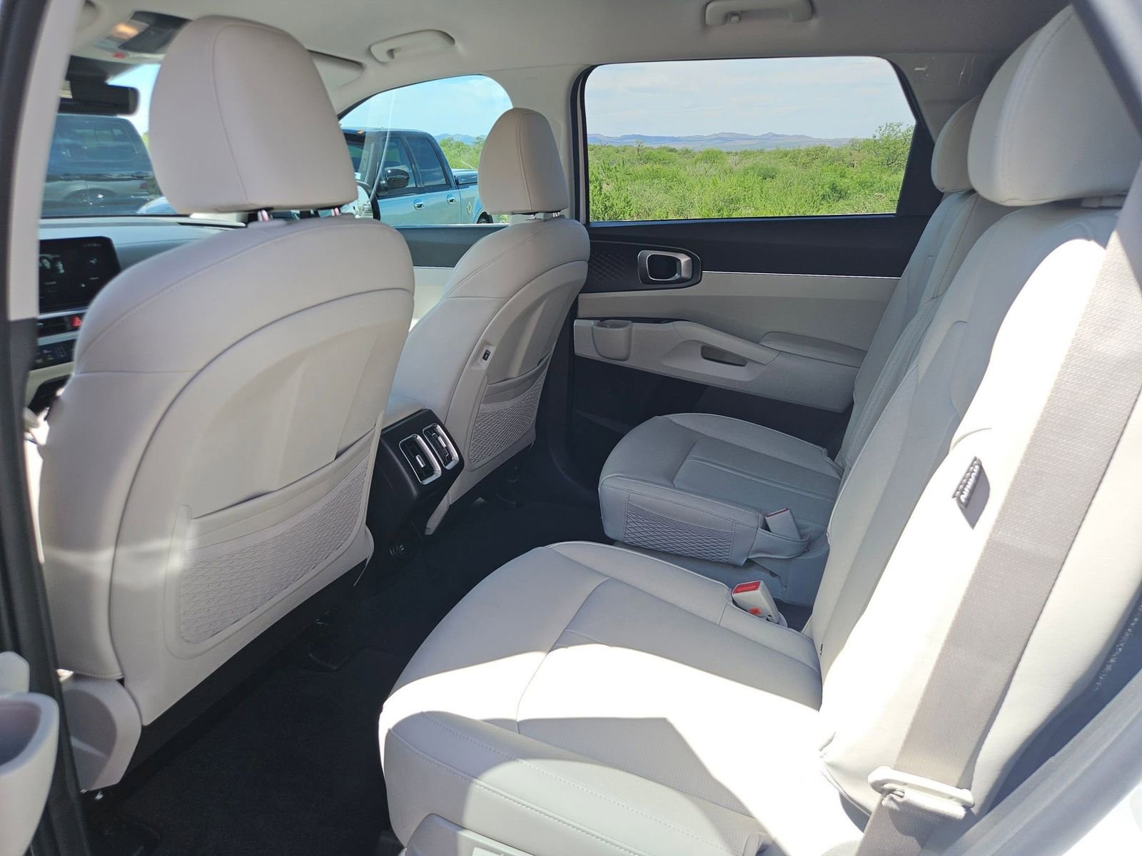 Used 2025 Kia Sorento EX image 24