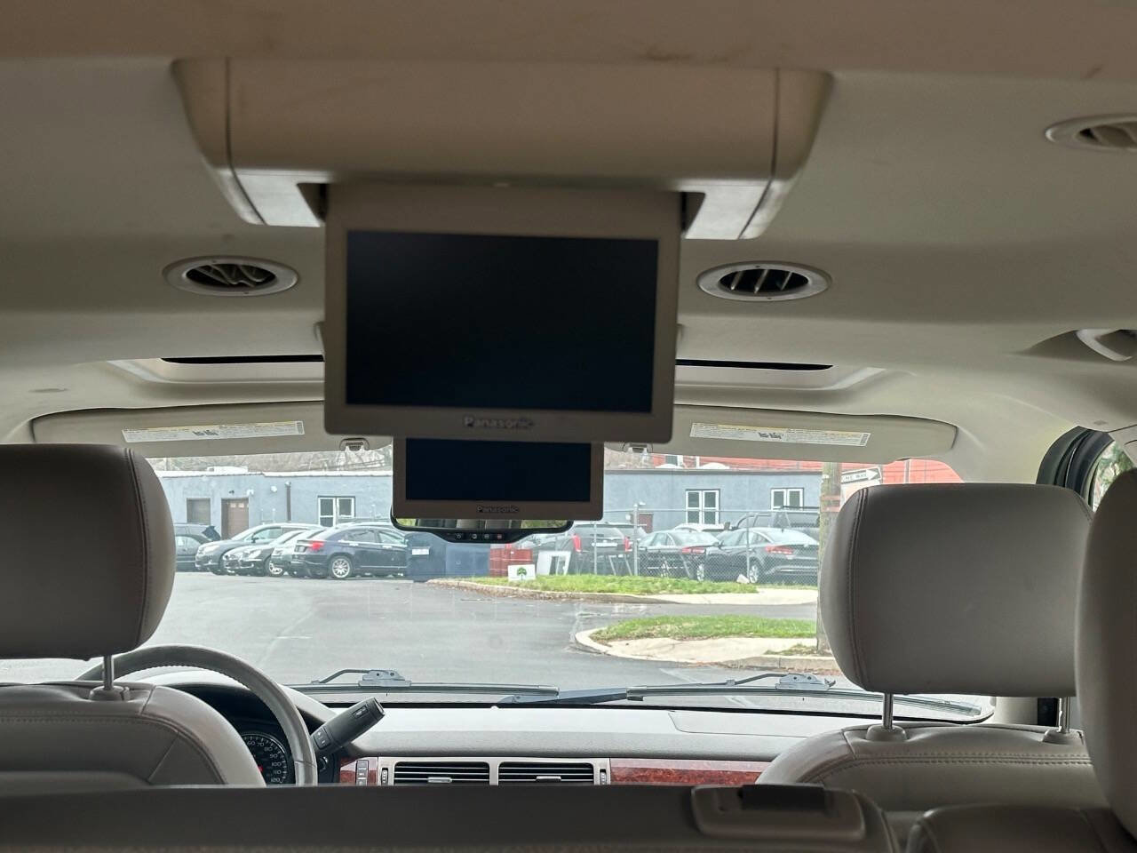 Used 2013 Chevrolet Suburban LT image 20