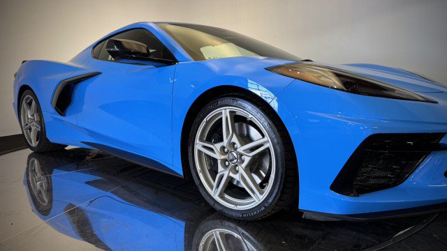 Used 2024 Chevrolet Corvette Stingray Premium Cpe w/ Z51 Performance Package RWD image 19