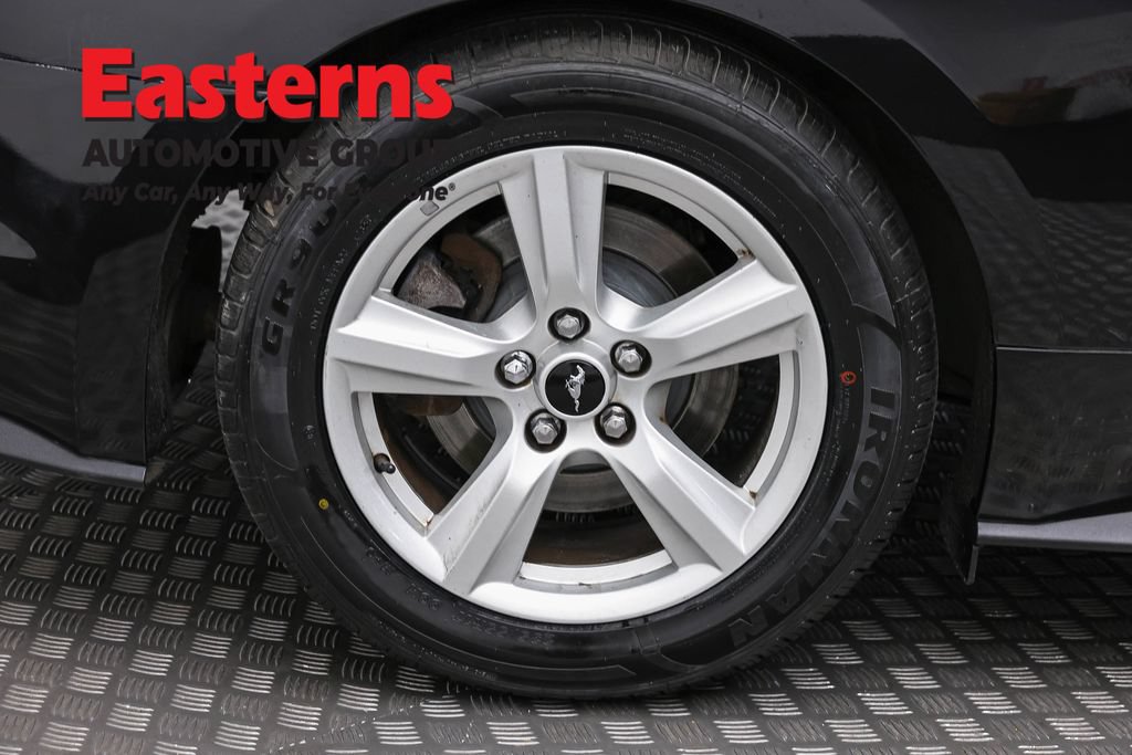 Used 2017 Ford Mustang Coupe RWD image 27