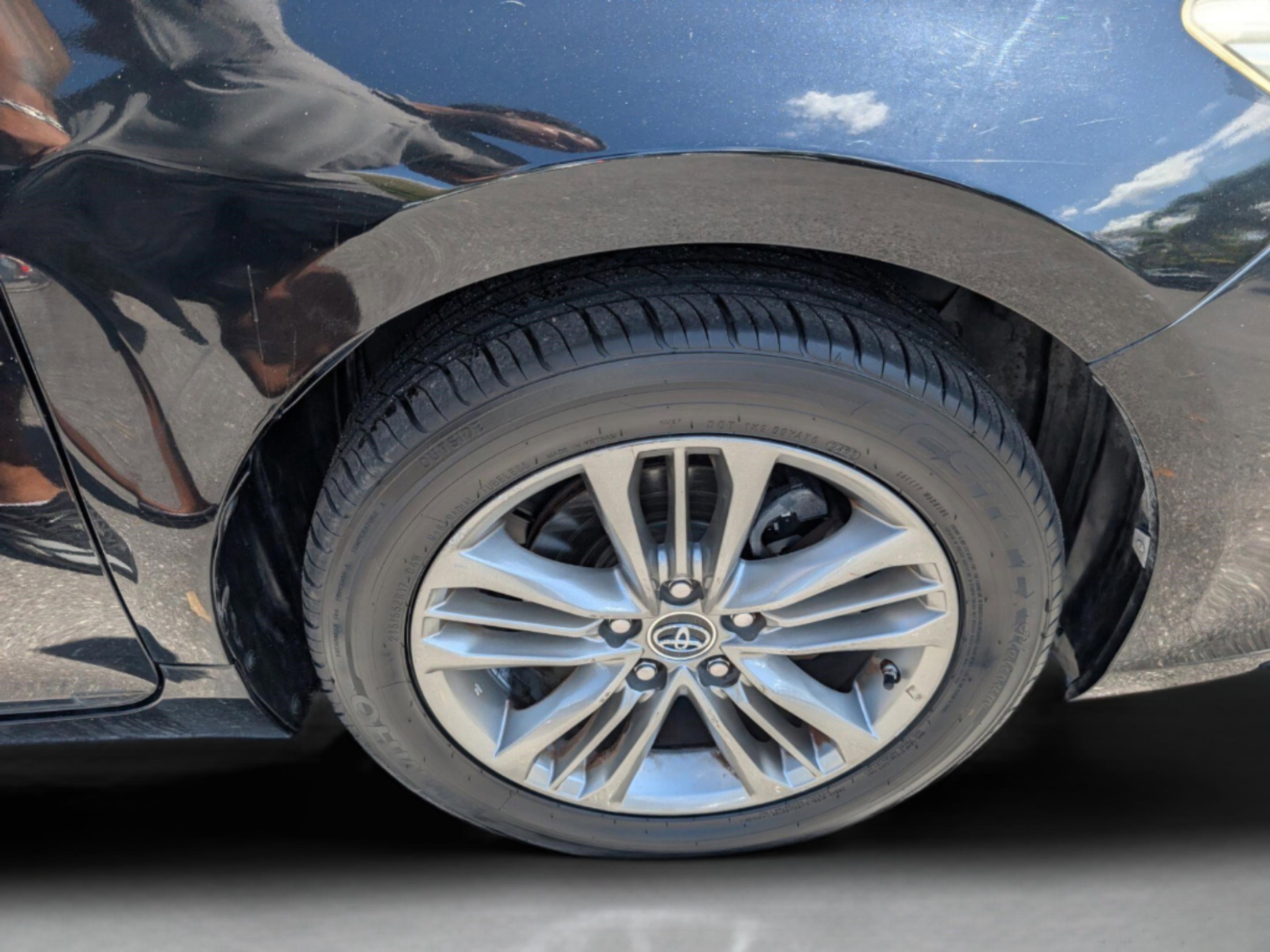 Used 2015 Toyota Camry SE image 26