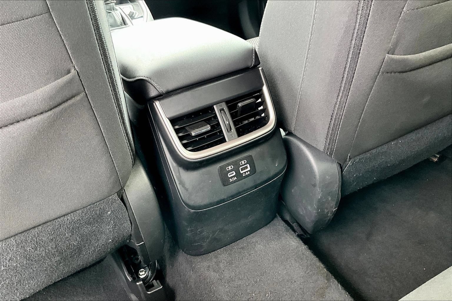 Used 2024 Subaru Outback Premium AWD/4WD image 11