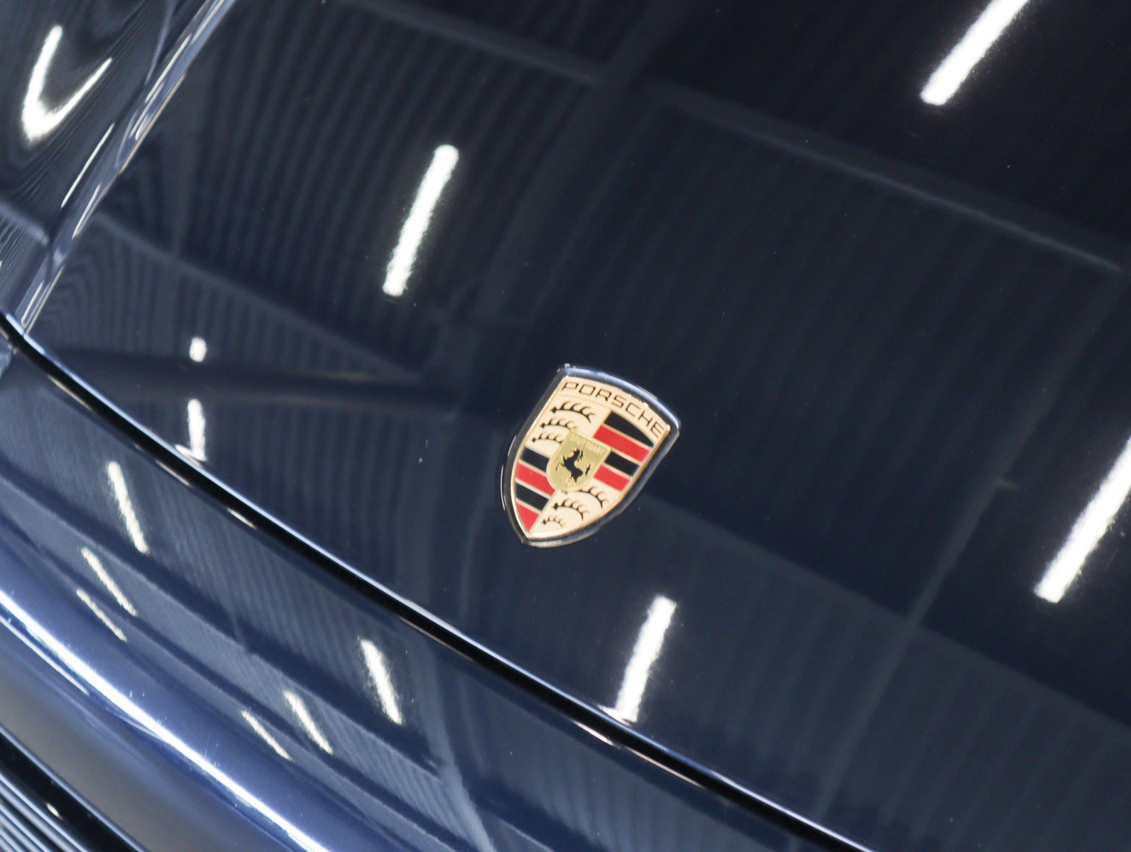 Certified 2023 Porsche Cayenne AWD/4WD image 28