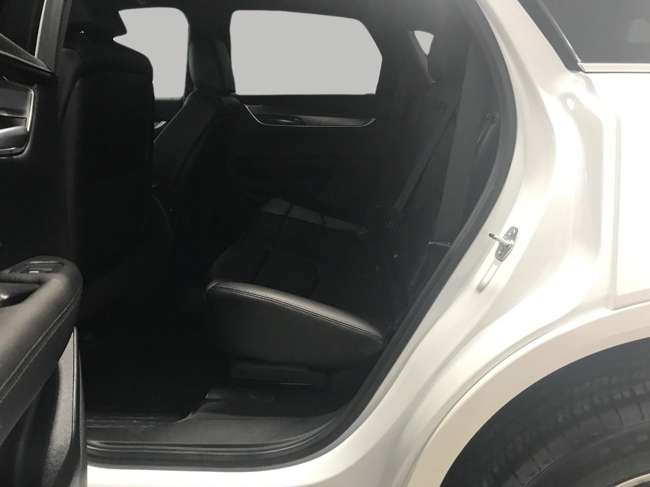 Certified 2025 Cadillac XT5 Luxury w/ LPO, Floor Liner Package image 19