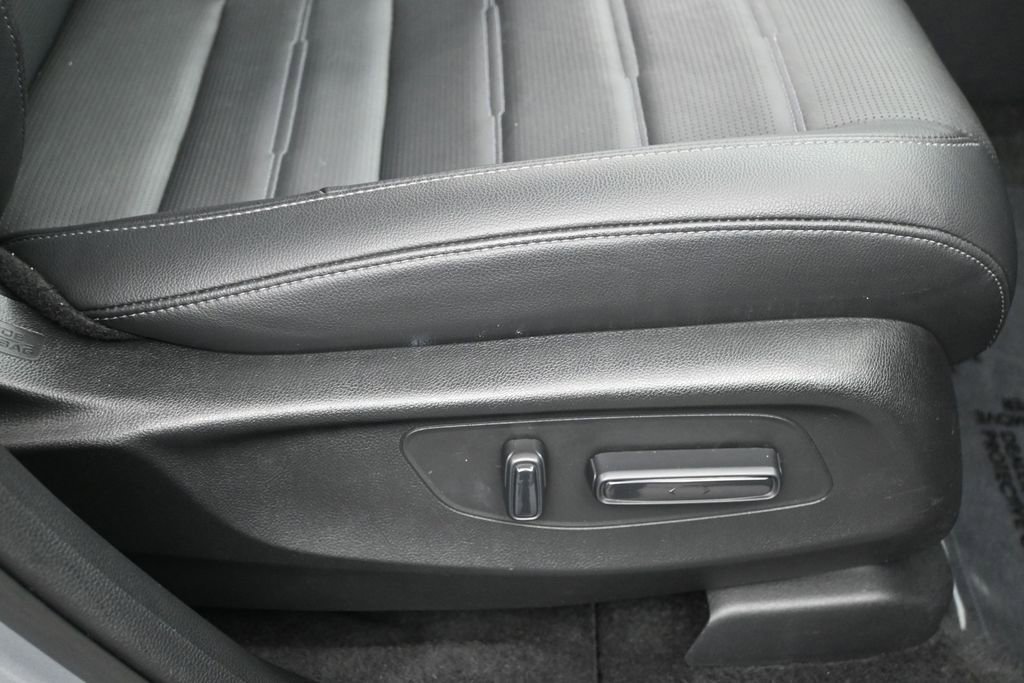 Used 2025 Honda CR-V EX-L image 10