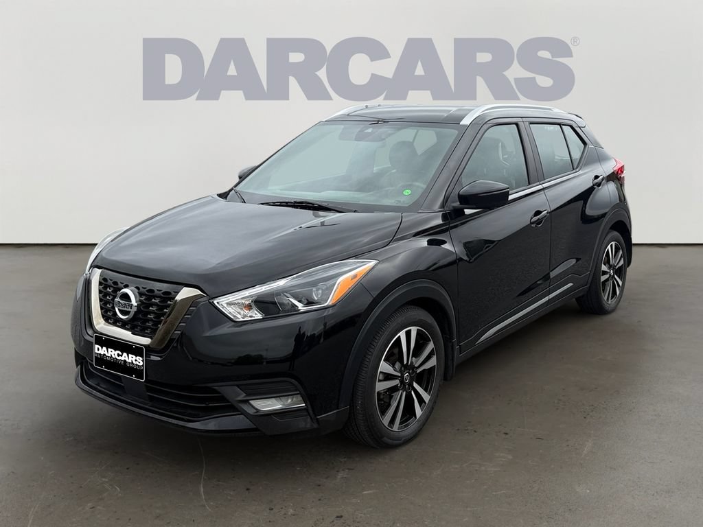 Used 2020 Nissan Kicks SR w/ SR Premium Package FWD image 3