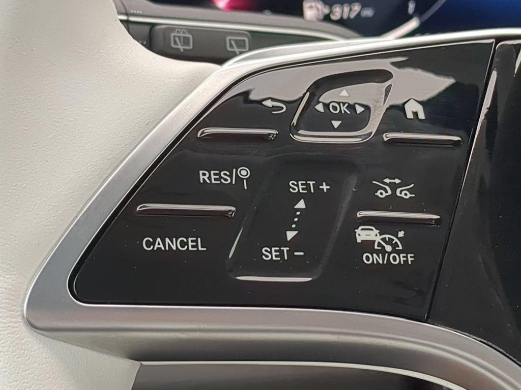 Used 2024 Mercedes-Benz Maybach GLS 600 4MATIC image 23