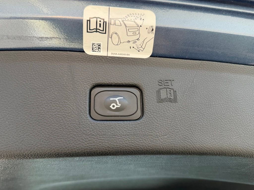 Used 2018 Ford Edge SEL w/ Equipment Group 201A image 6