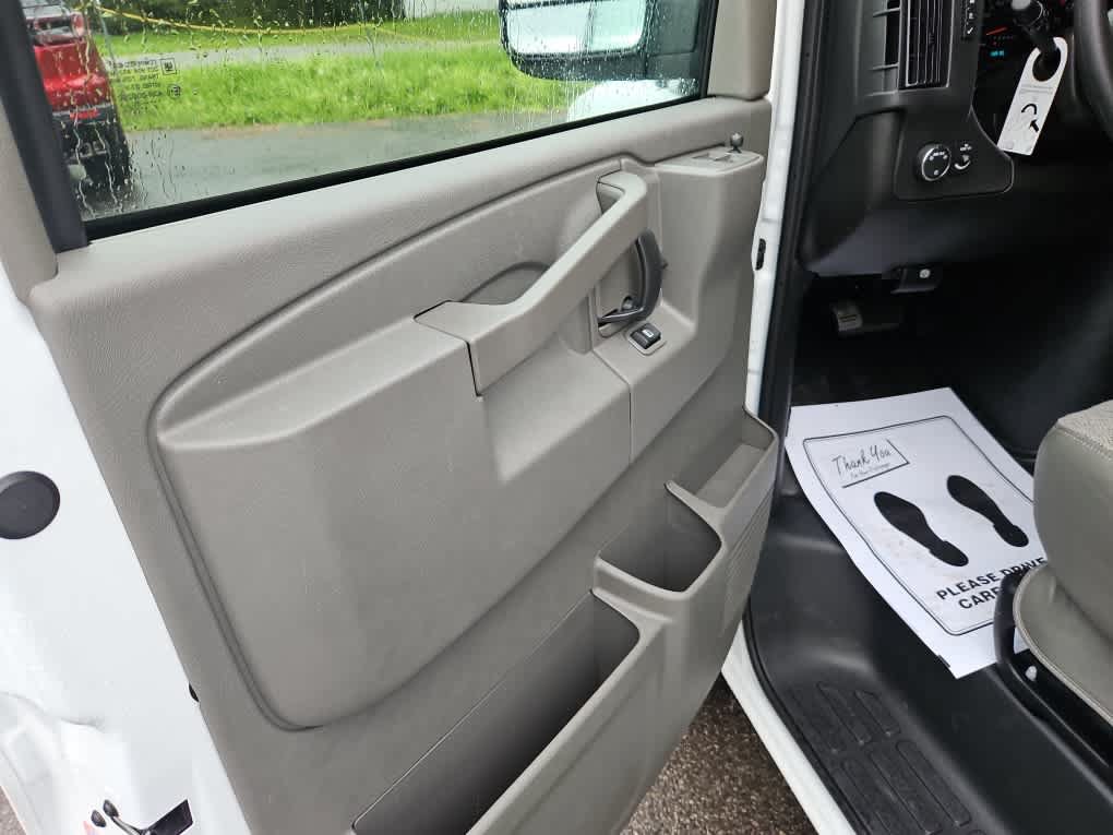 New 2026 GMC Savana 3500 Extended w/ Driver Convenience Package RWD image 9