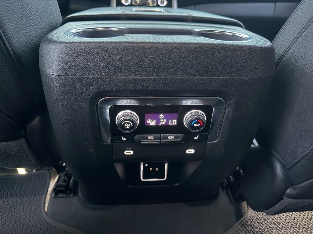 Used 2023 GMC Yukon Denali AWD/4WD image 13