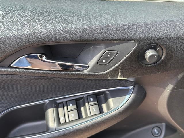 Used 2017 Chevrolet Cruze LT w/ Sun And Sound Package FWD image 22