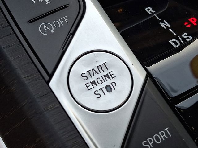 Used 2023 BMW 330i xDrive Sedan w/ Premium Package image 23