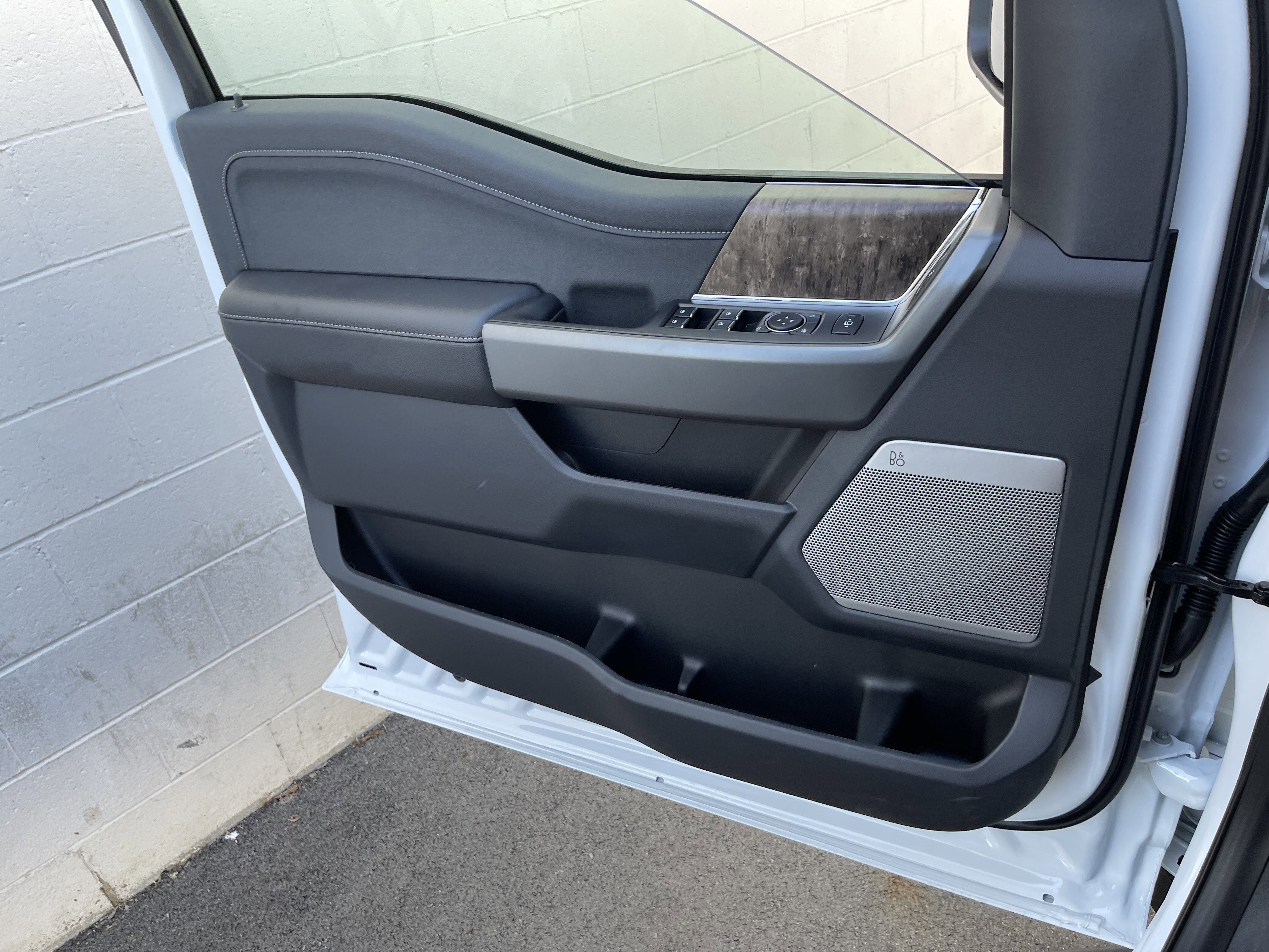 New 2026 Ford F350 Lariat w/ Black Appearance Package image 22