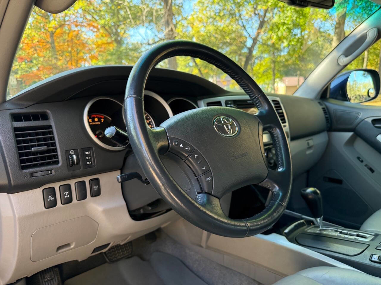 Used 2007 Toyota 4Runner Limited image 37