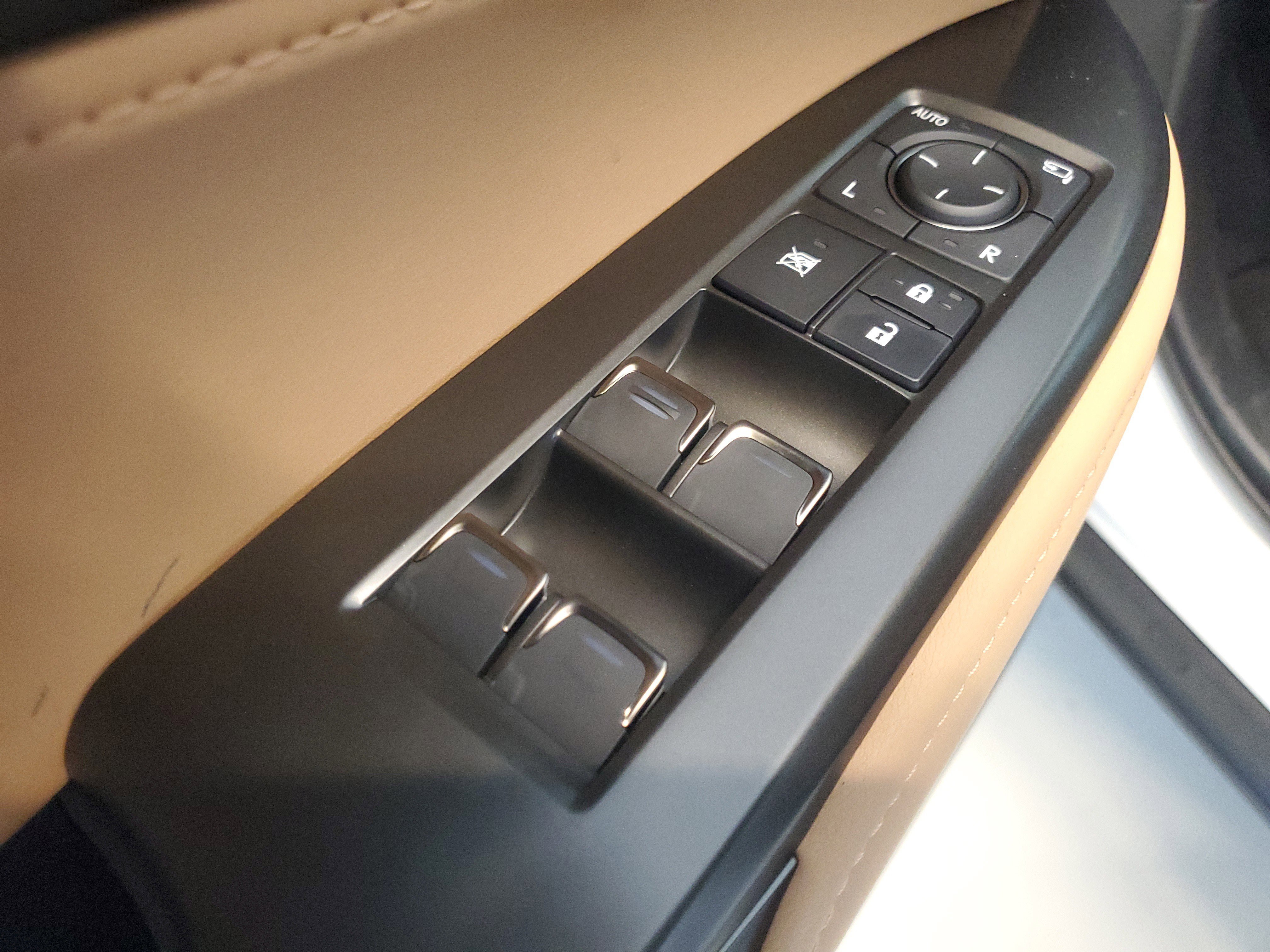 Used 2025 Lexus NX 250 FWD w/ Towing Package (2000 Lbs) image 25