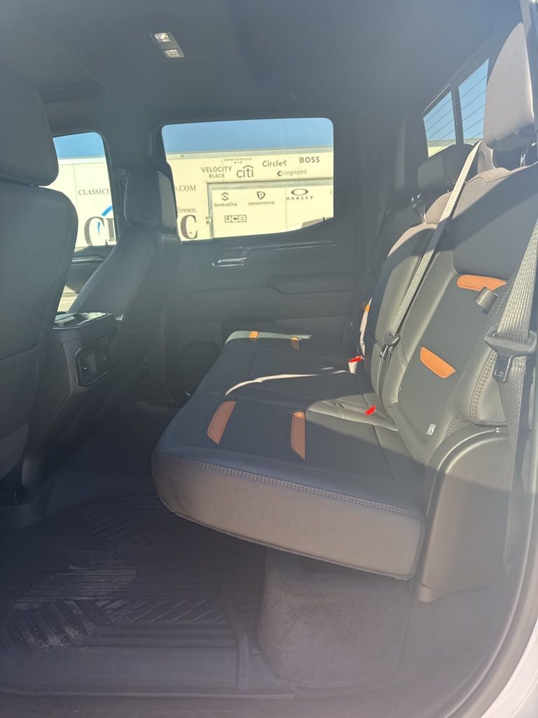 Used 2024 GMC Sierra 1500 AT4 w/ Technology Package AWD/4WD image 13