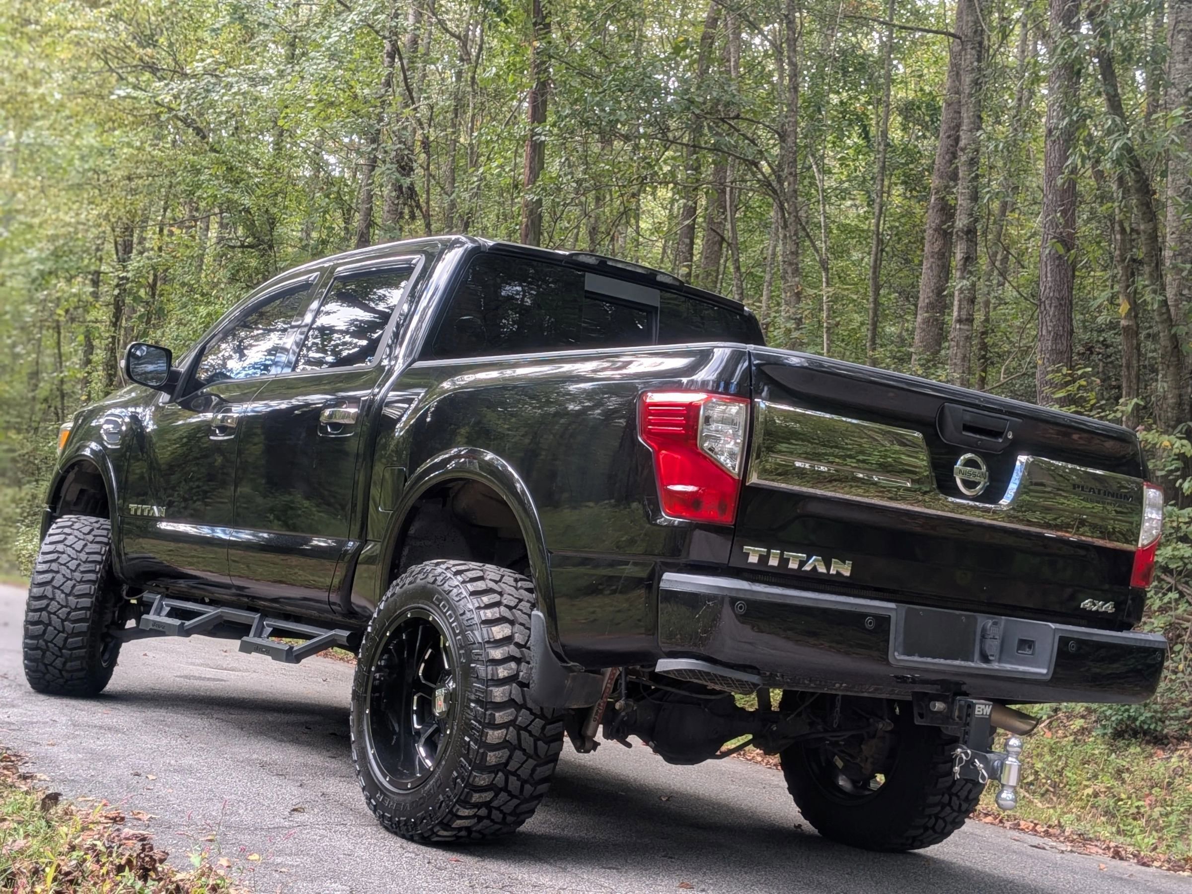 Used 2017 Nissan Titan Platinum Reserve w/ Off-Road Package image 5