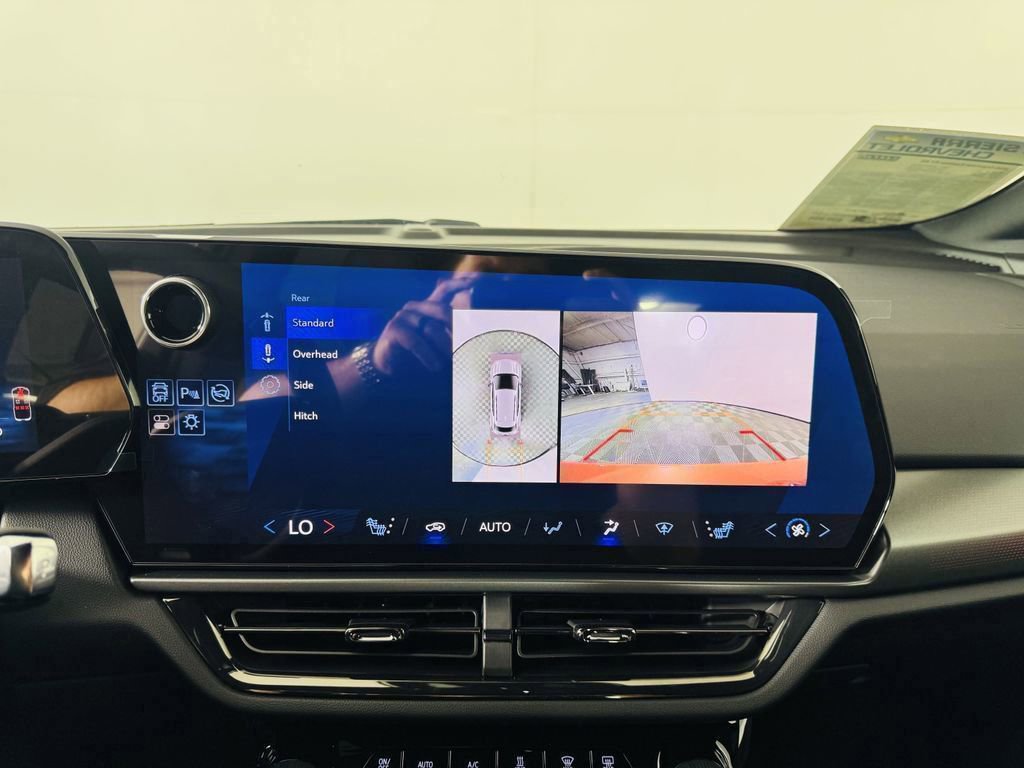 Used 2025 Chevrolet Equinox EV RS image 46