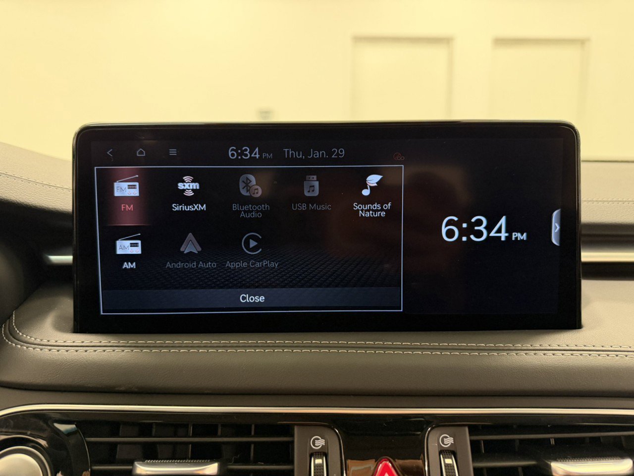 Used 2022 Genesis G70 2.0T image 20