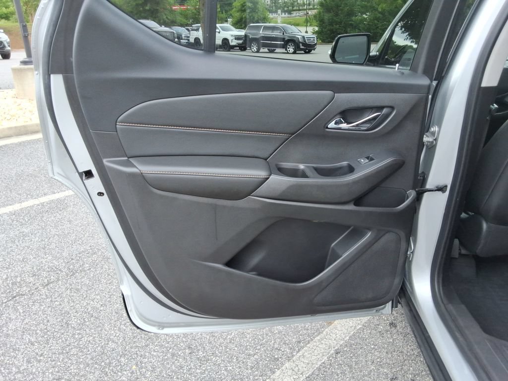 Certified 2020 Chevrolet Traverse LT w/ LT Premium Package FWD image 17
