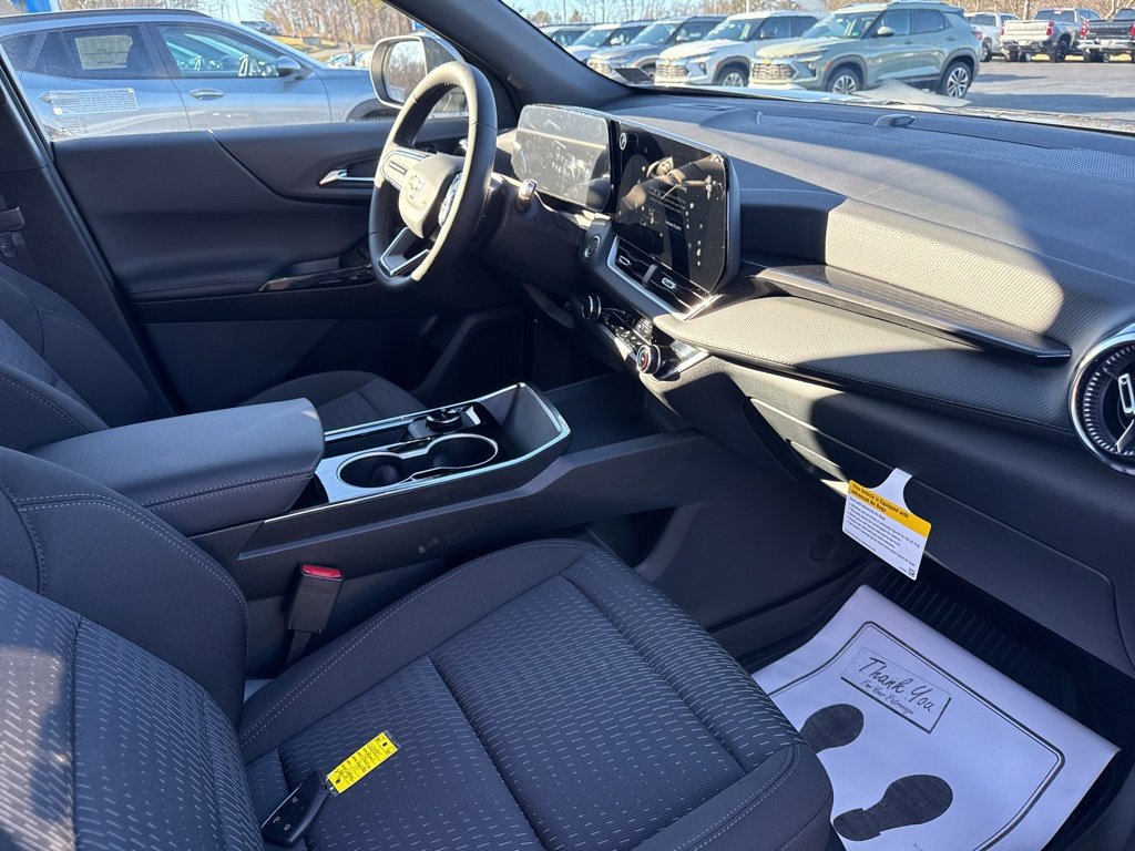 New 2026 Chevrolet Equinox LT w/ LPO, Floor Liner Package image 18