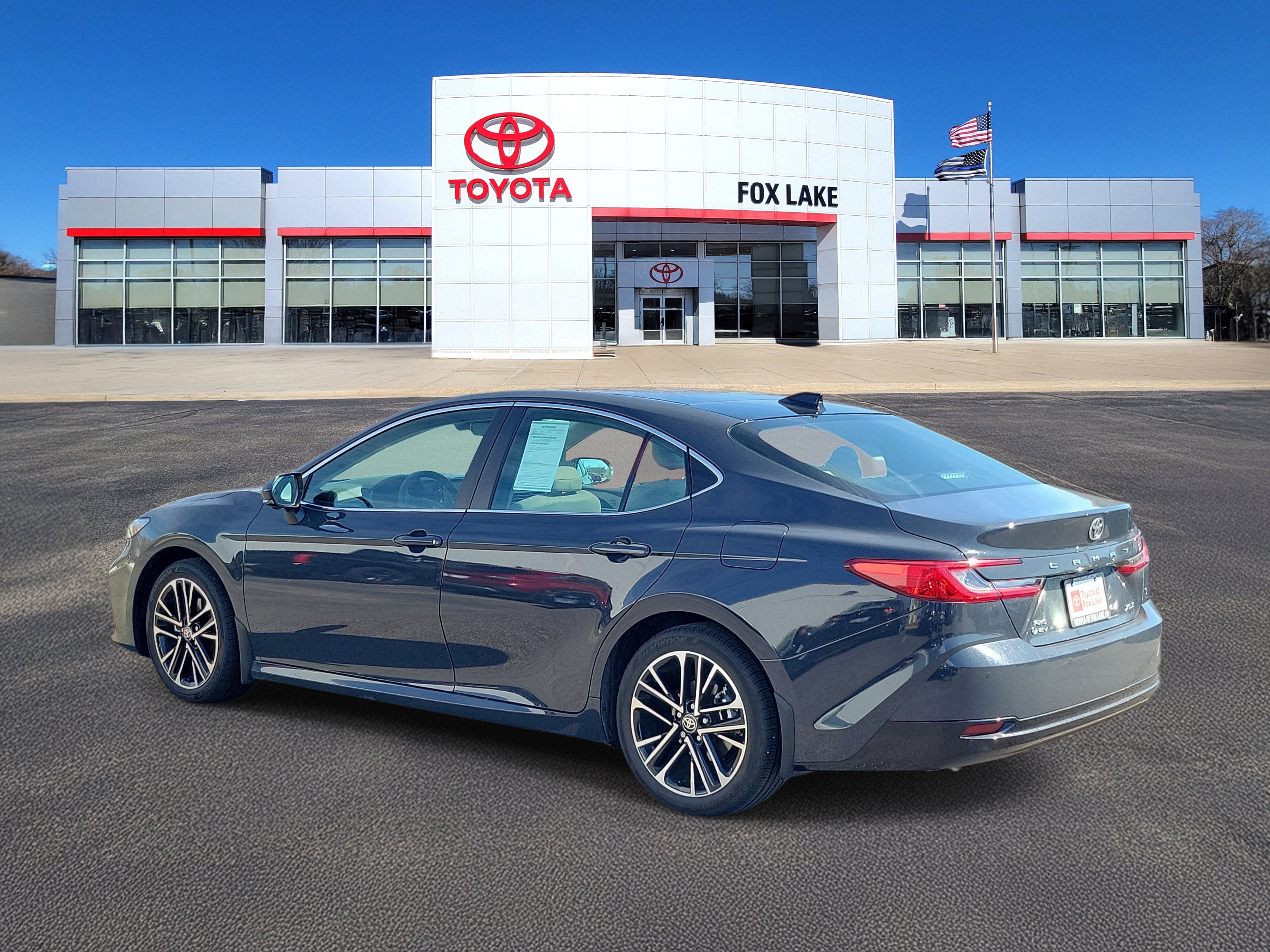 Used 2025 Toyota Camry XLE w/ Premium Plus Package image 3