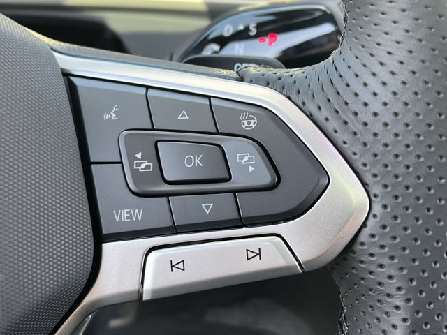 New 2026 Volkswagen Tiguan SEL R-Line AWD/4WD image 16