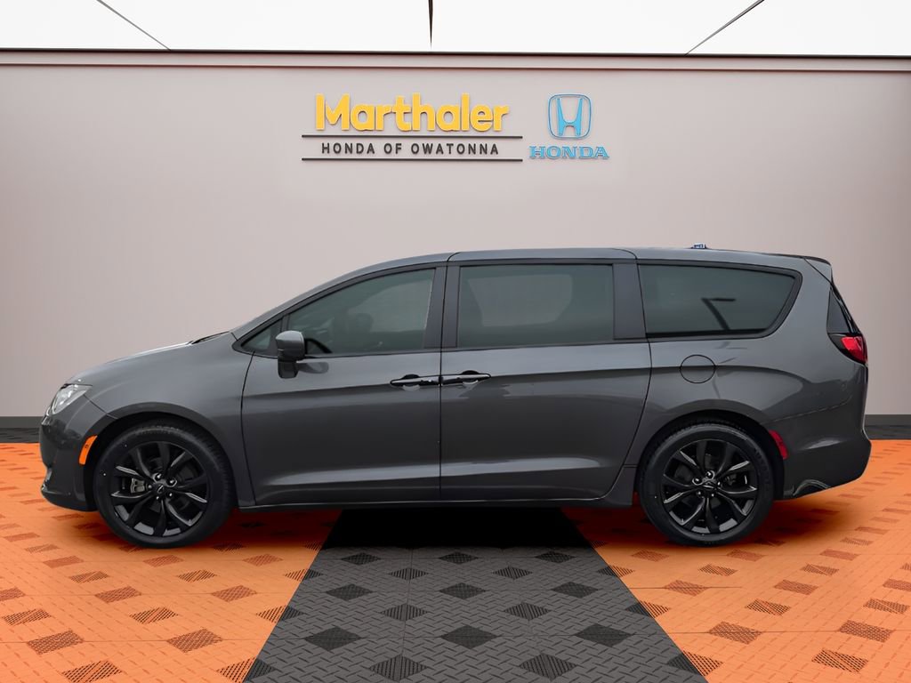 Used 2018 Chrysler Pacifica Touring Plus w/ S Appearance Package image 2