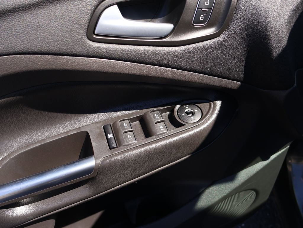 Used 2018 Ford Escape SE FWD image 17