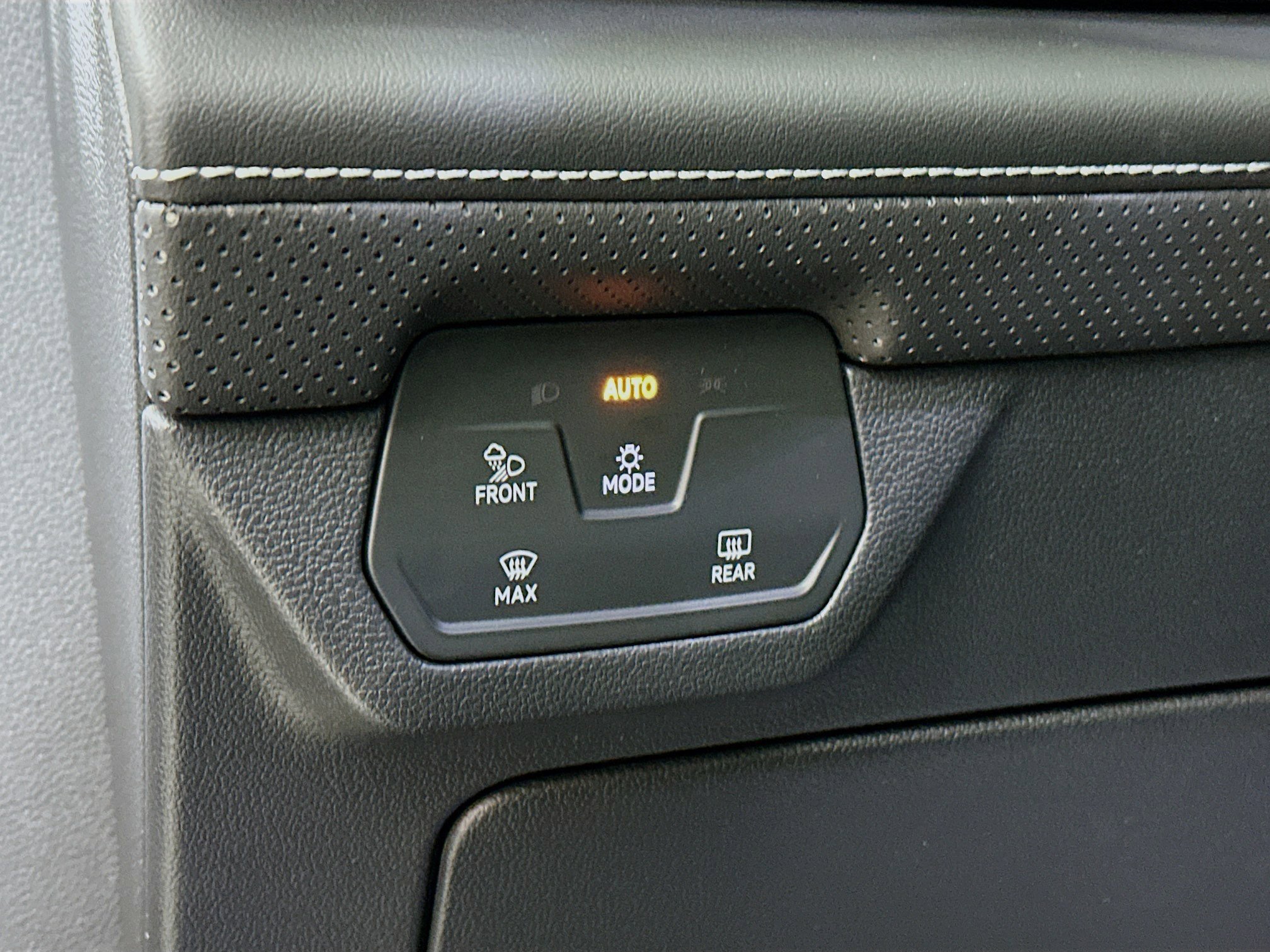 New 2026 Volkswagen Atlas SE AWD/4WD image 10