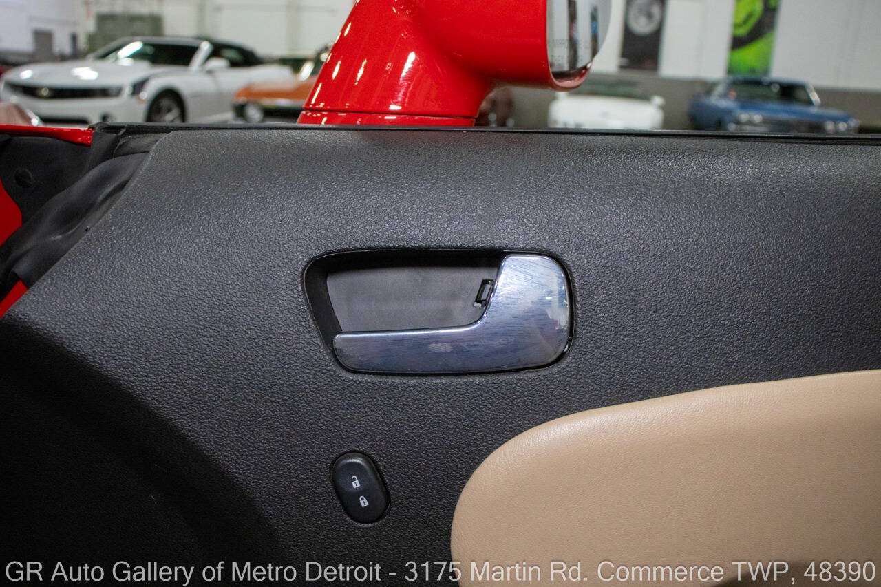 Used 2009 Saturn Sky Red Line RWD image 36