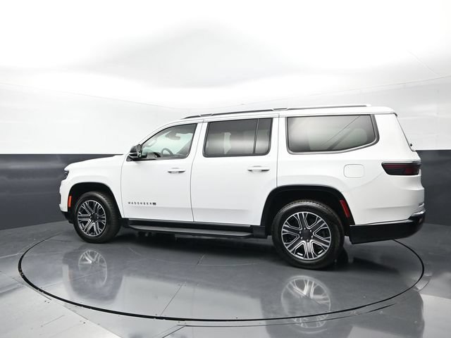 Used 2024 Jeep Wagoneer Series II w/ Flexible Seating Group RWD image 2