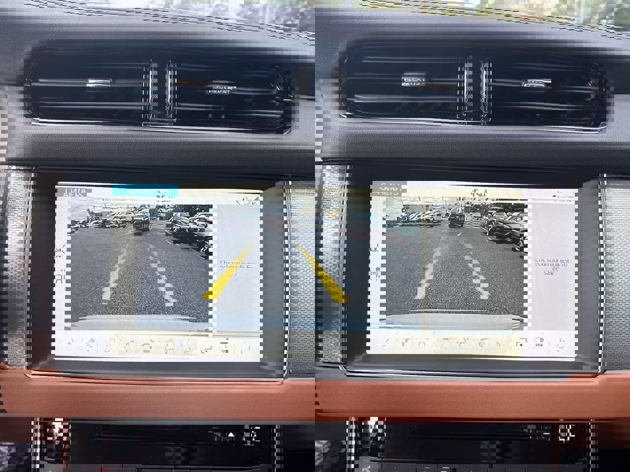 Used 2018 Jaguar XF Portfolio image 29