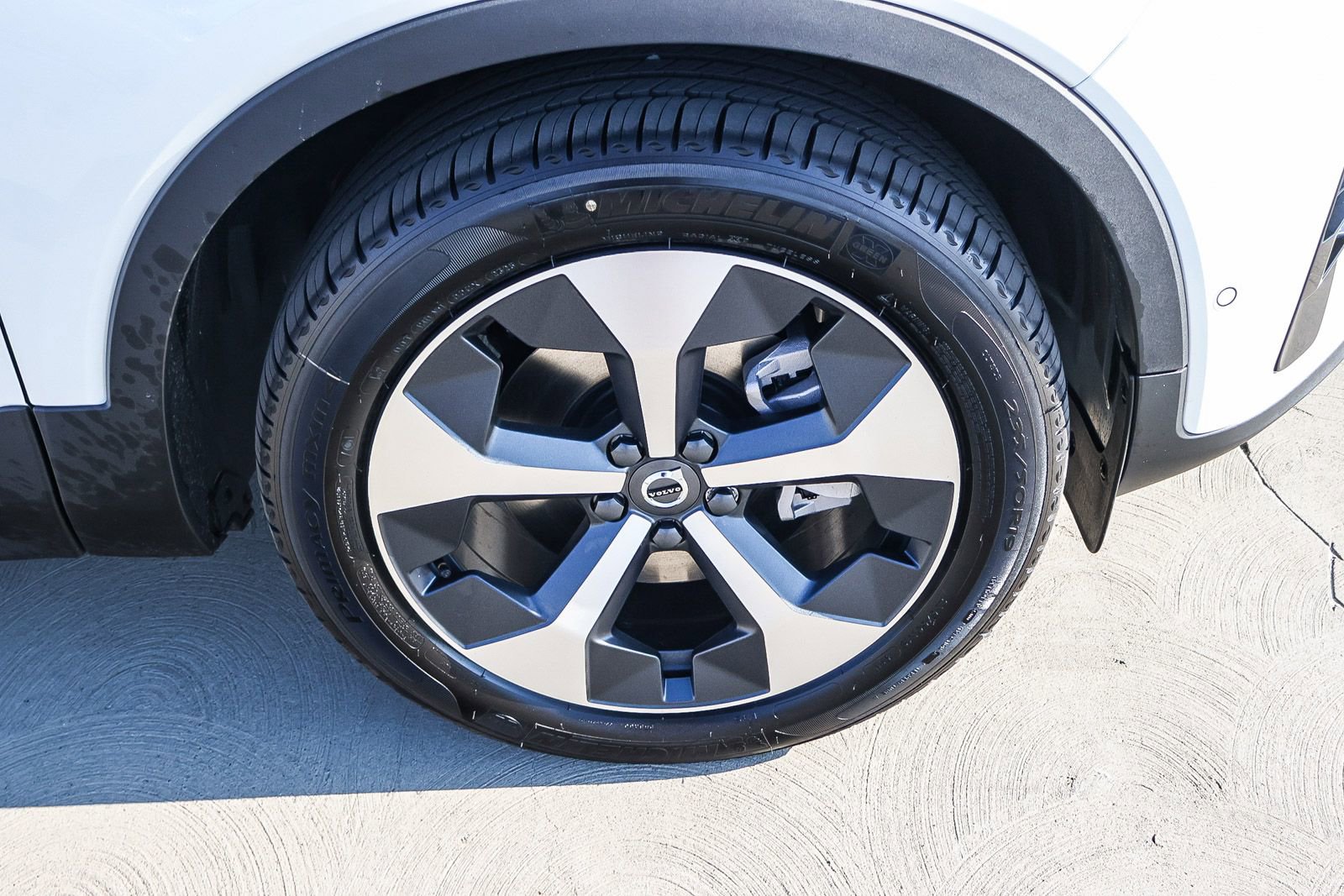 New 2026 Volvo XC40 B5 Plus w/ Protection Package Premier image 14