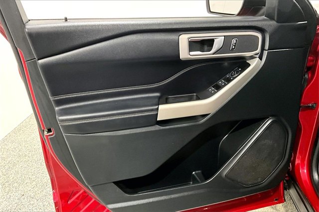 Used 2021 Ford Explorer XLT image 21