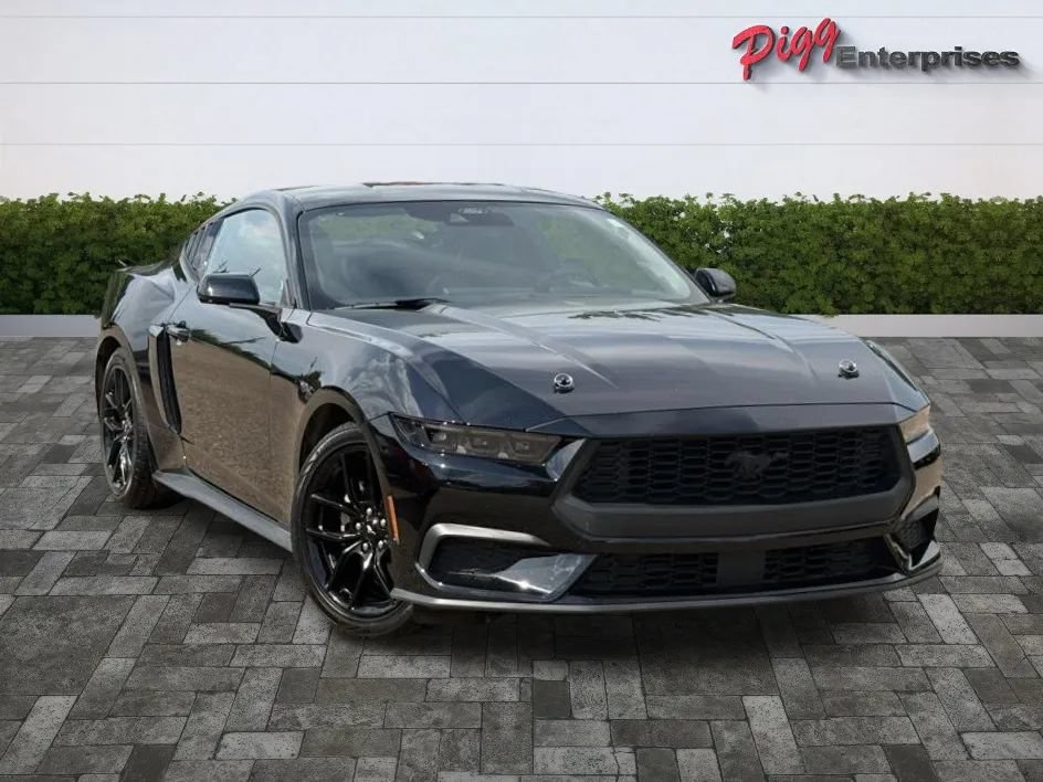 Used 2024 Ford Mustang Coupe RWD image 7