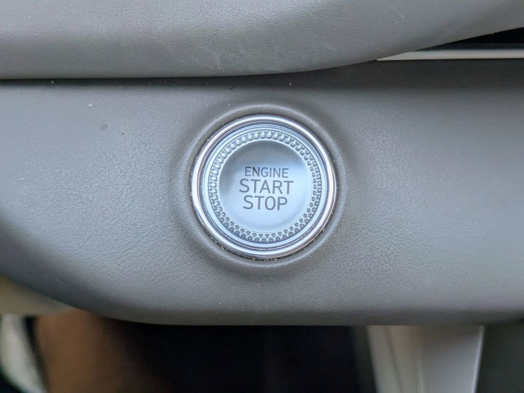 Used 2023 Genesis GV80 3.5T Advanced + w/ Cargo Package image 32