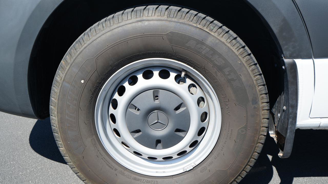 Used 2024 Mercedes-Benz Sprinter 2500 image 14