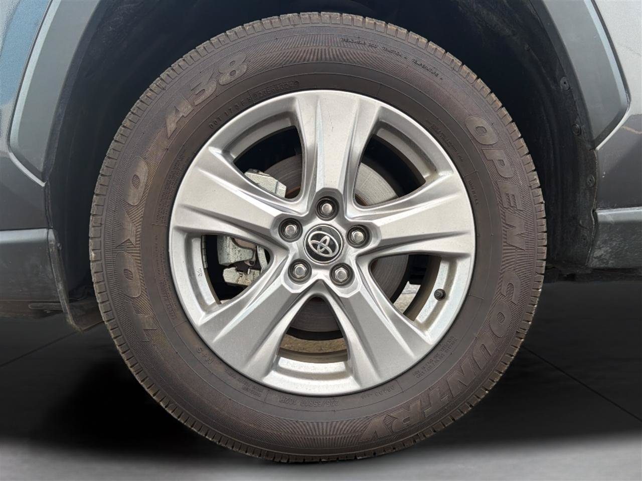 Used 2025 Toyota RAV4 XLE FWD image 30