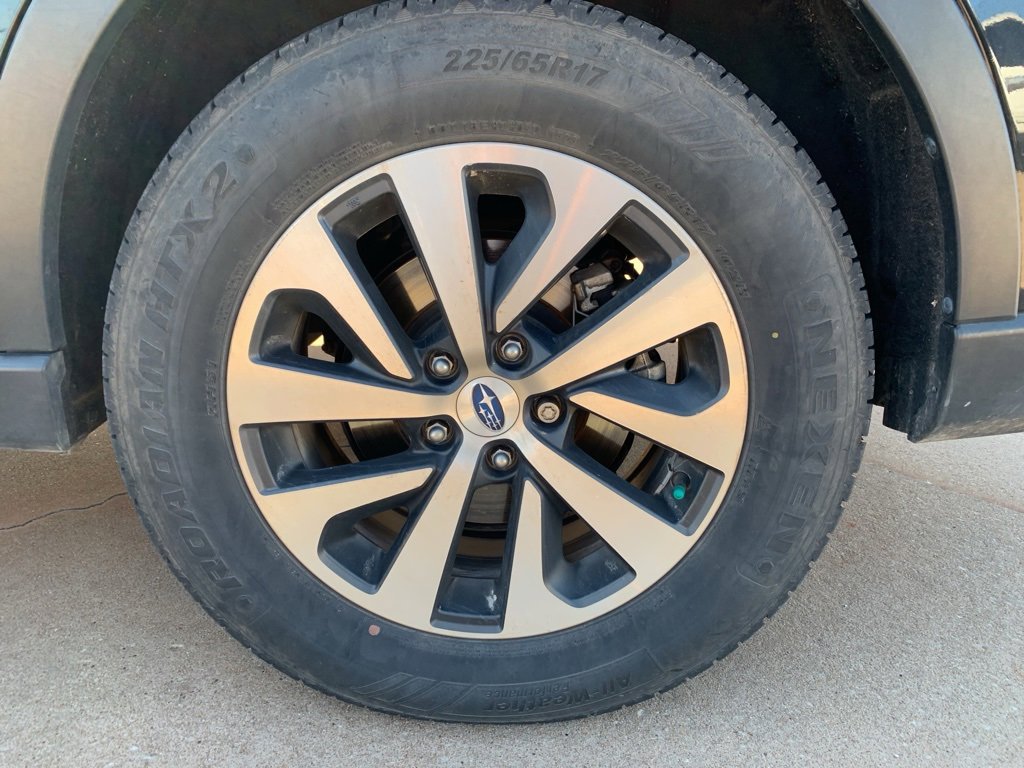 Used 2022 Subaru Outback Premium image 6