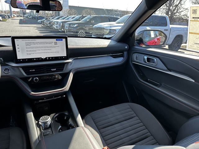 Certified 2025 Ford Explorer ST-Line w/ ST-Line Street Pack image 17
