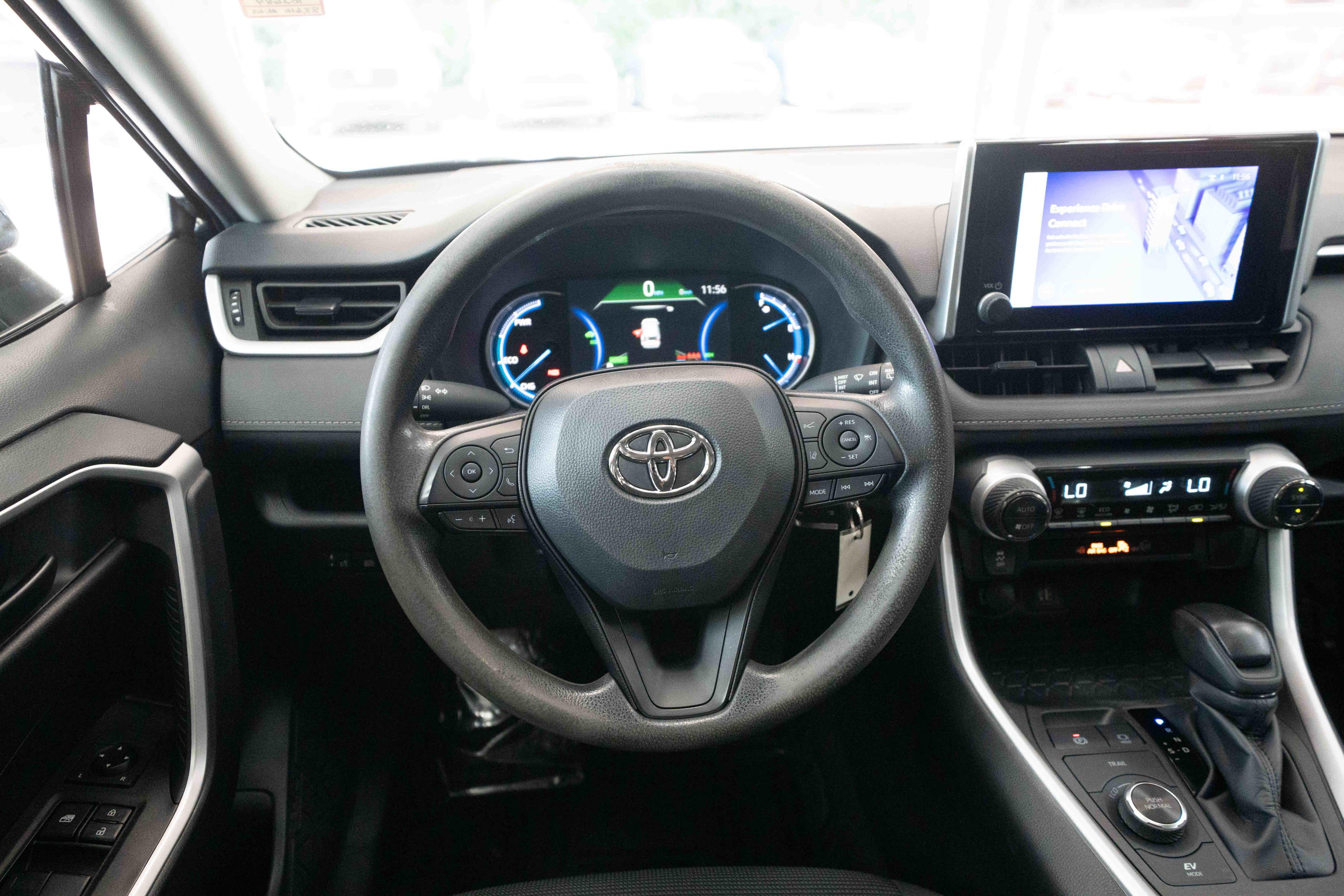 Used 2023 Toyota RAV4 LE AWD/4WD image 21