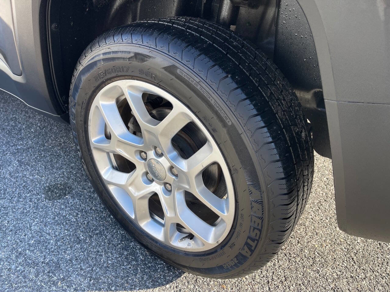 Used 2018 Jeep Renegade Latitude image 38